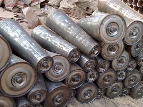 錐形調(diào)心托輥 托輥-泰安博晟礦山機械有限公司