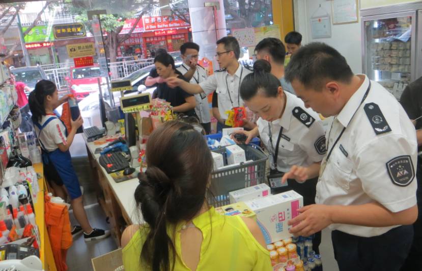 午后突查177家門店 監(jiān)管重拳出擊打擊走私，日用百貨市場迎“巡查風(fēng)暴”